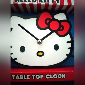 Hello kitty clock